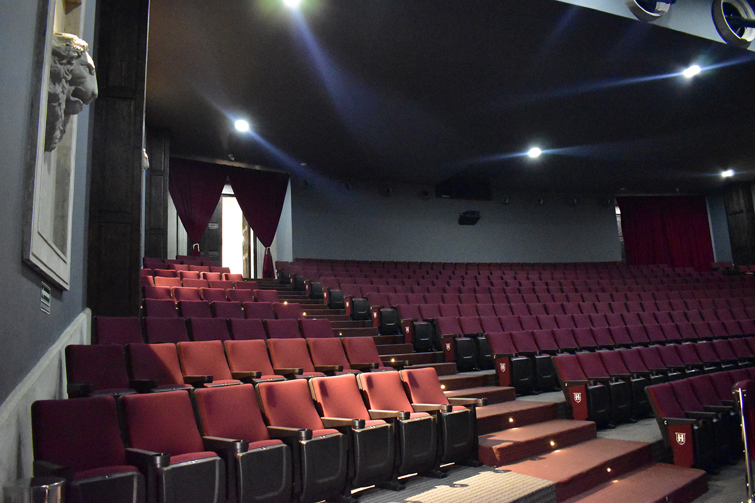campus-madin-universidad-humanitas-teatro